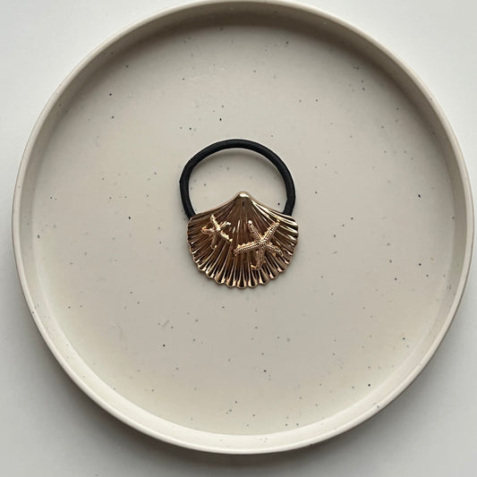 Gold Shell Metal Hair Tie – Beach-Inspired Ponytail Holder